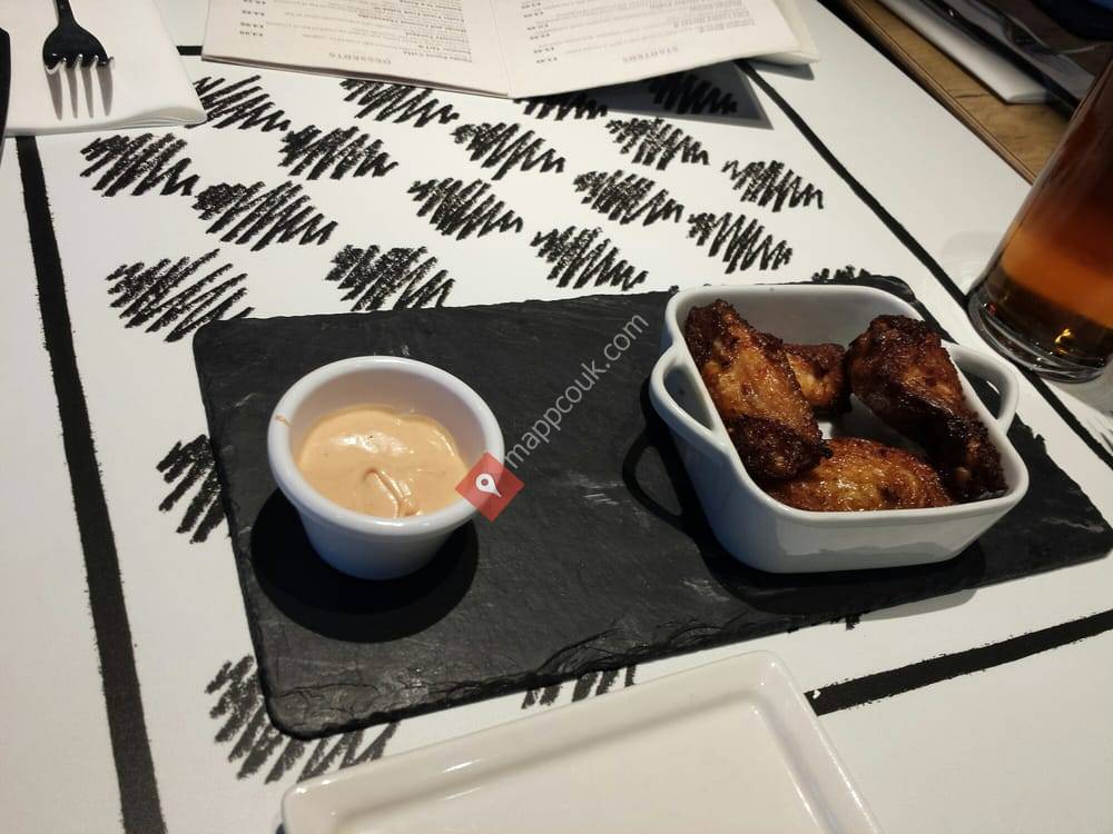 Fogg's Restaurant & Bar