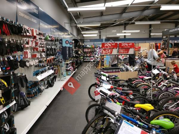 Halfords - New Malden Store