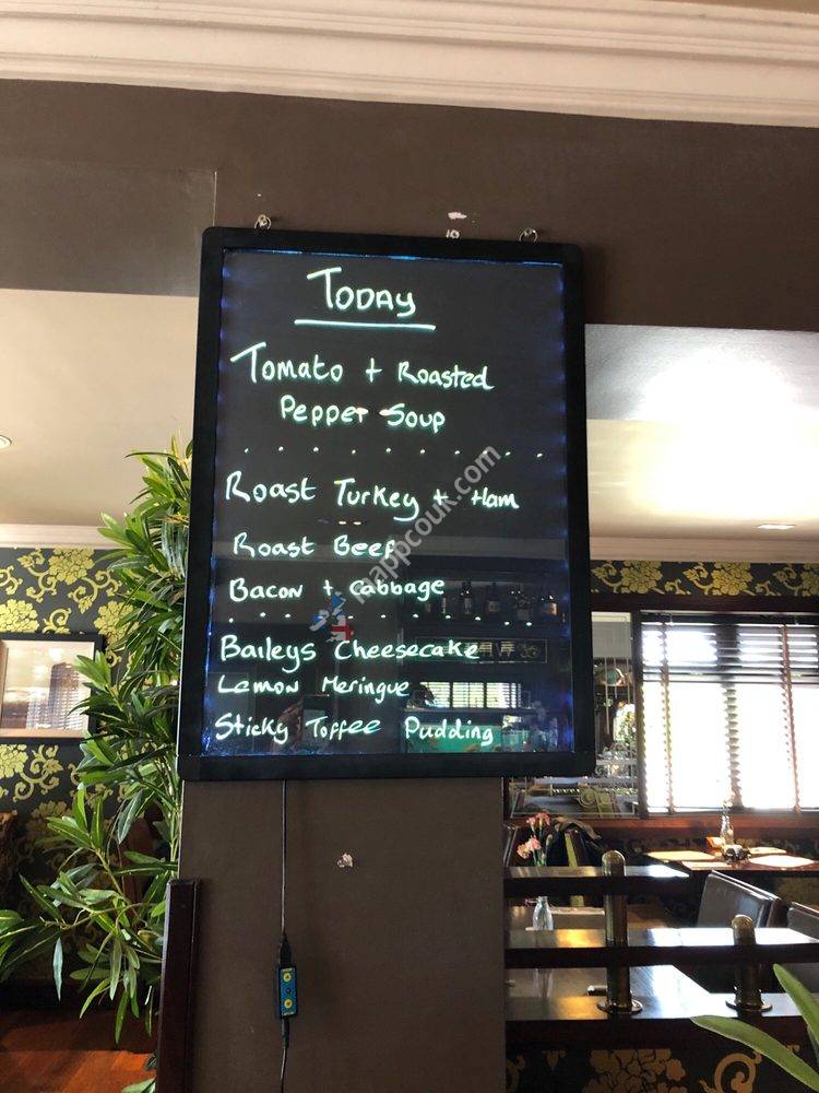 Henry's Bar & Restaurant