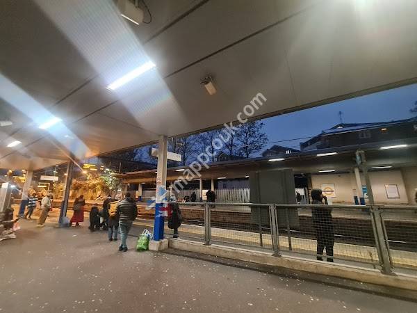 Highbury & Islington Station