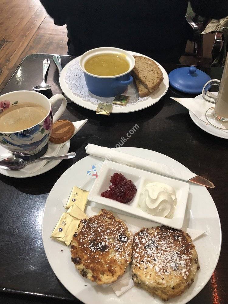 Nelly's Corner Cafe, Restaurant and Bar