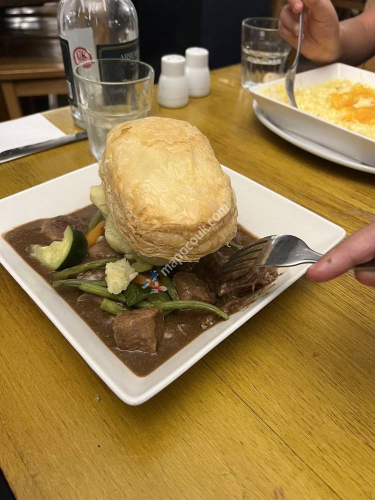 Slanj Bar & Restaurant