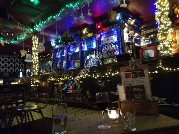 The Owl & Hitchhiker