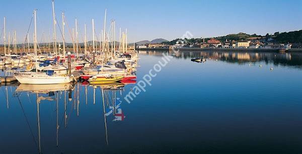 Victoria Hotel & Studio Apartments- Book Direct to Save