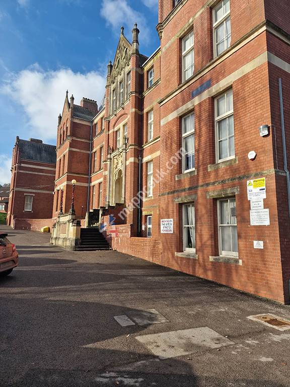 West Monmouth School