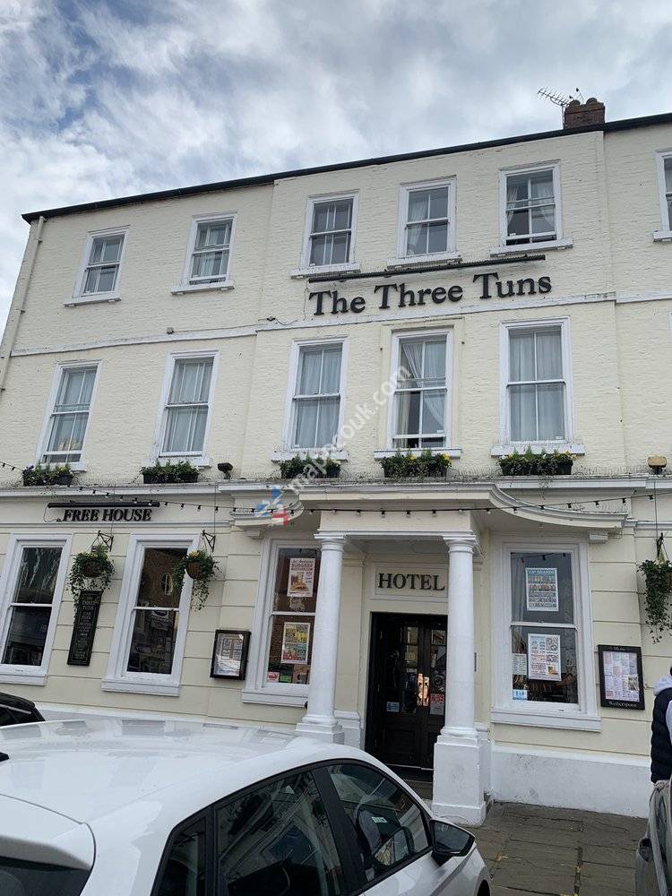 Ye Olde Three Tuns Inn